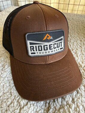 Ridgecut brown trucker cap with mesh SnapBack closure